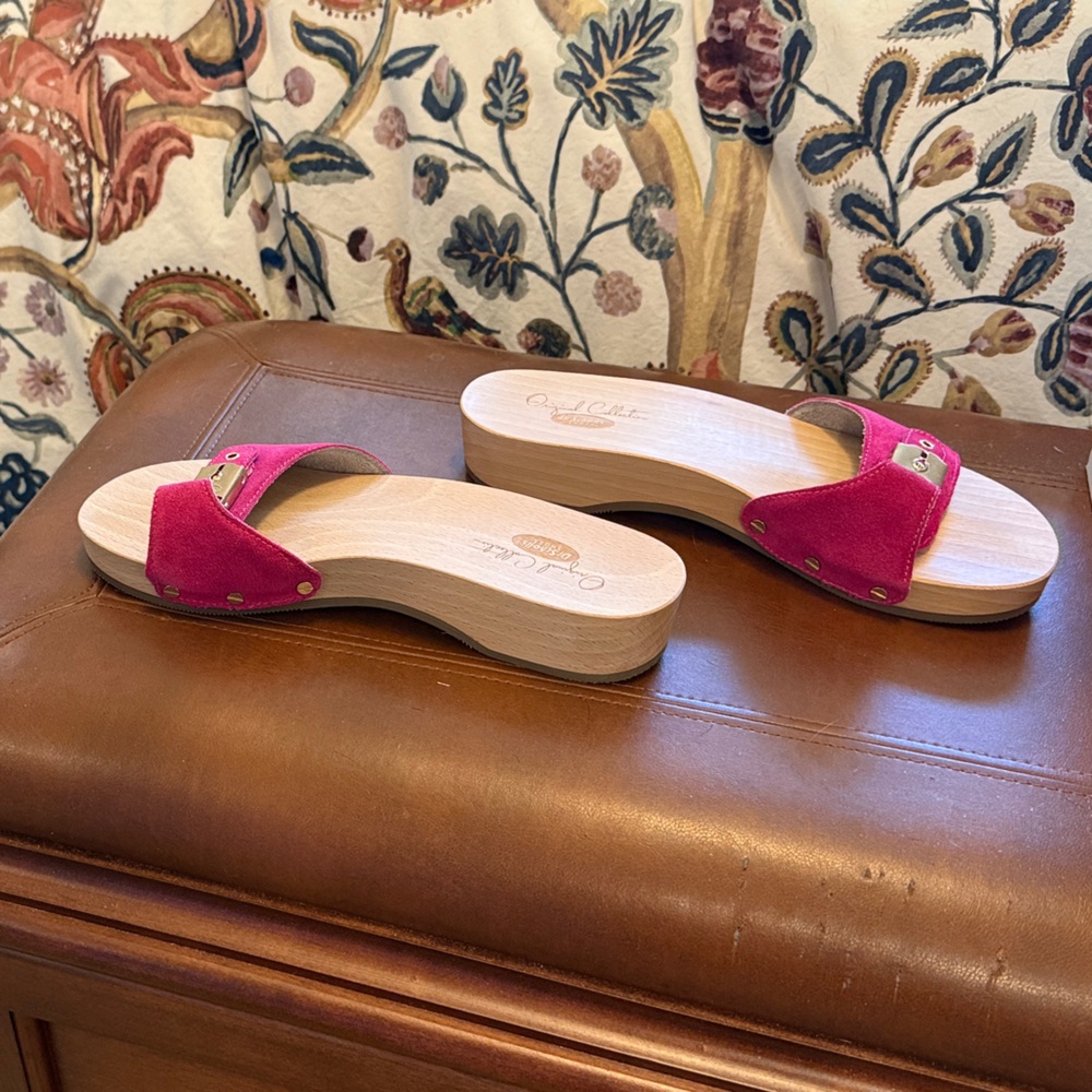Dr. Scholl's Hot Pink Suede Slide Sandals with Gold Buckle - Picture 3 of 5